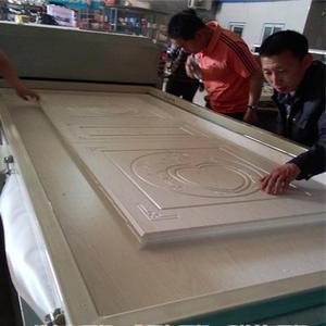 【粘貼牢固 恒久如新 瑞鑫低價(jià)銷售免漆門真空吸塑機(jī)】?jī)r(jià)格_廠家_圖片 -